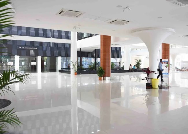Lobby & Foyer
